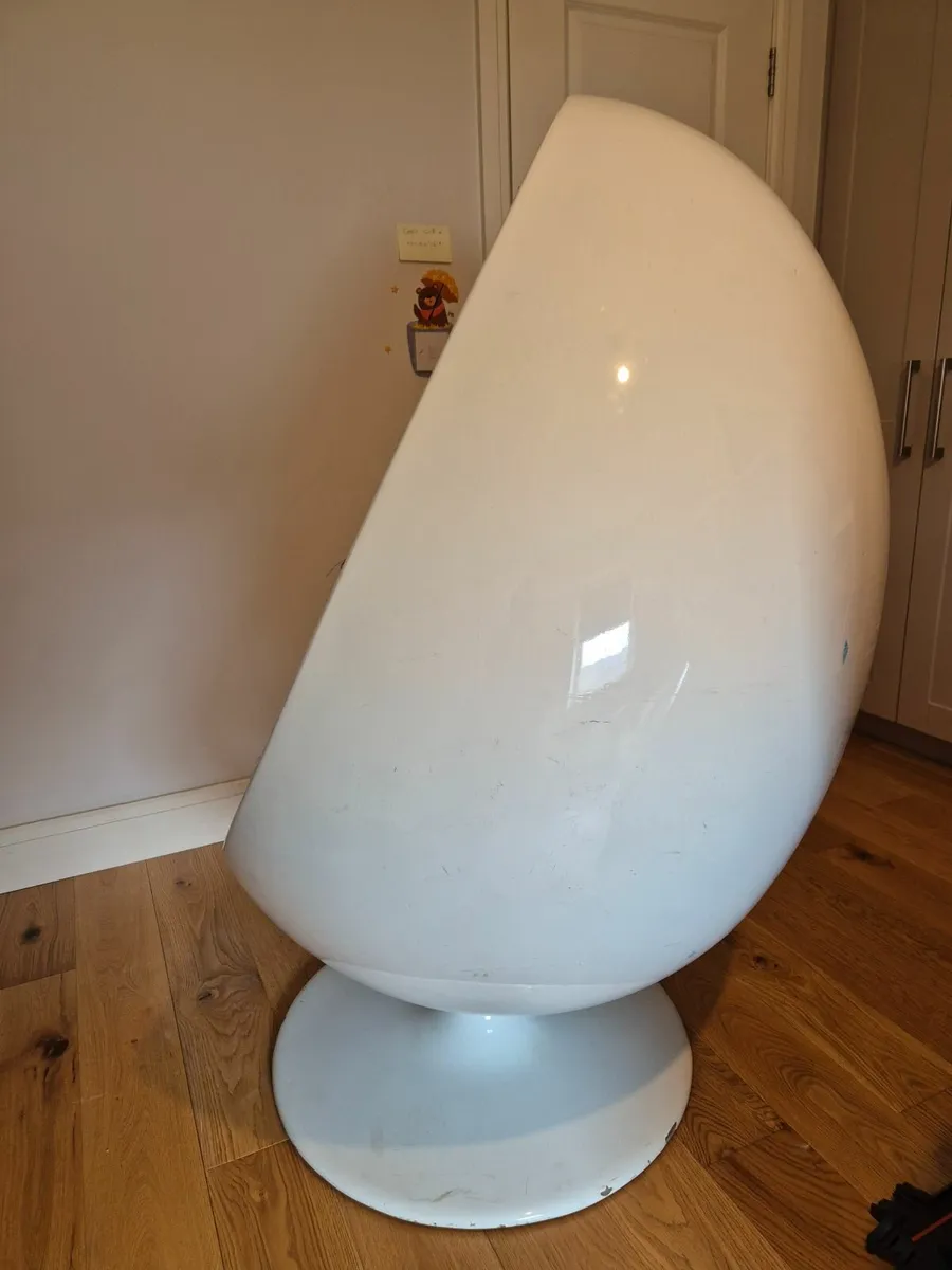 Egg Chair - Image 2