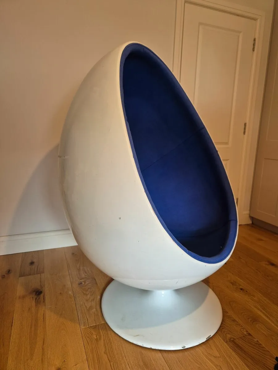 Egg Chair - Image 4