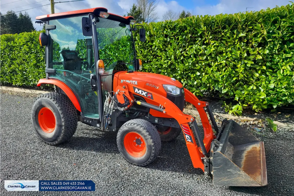 2022 Kubota B2261 Compact Tractor - Image 4