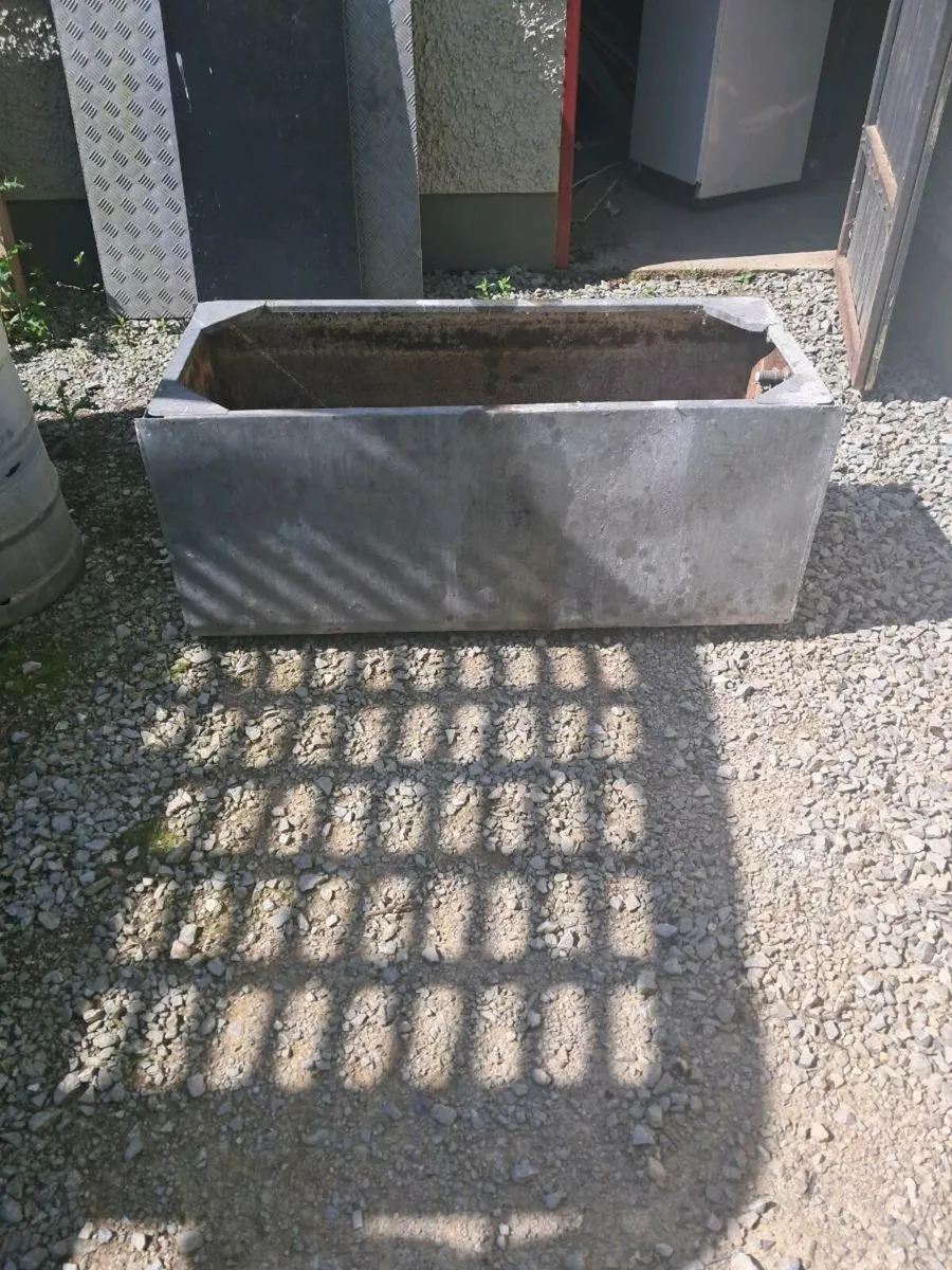 Garden planter - Image 1