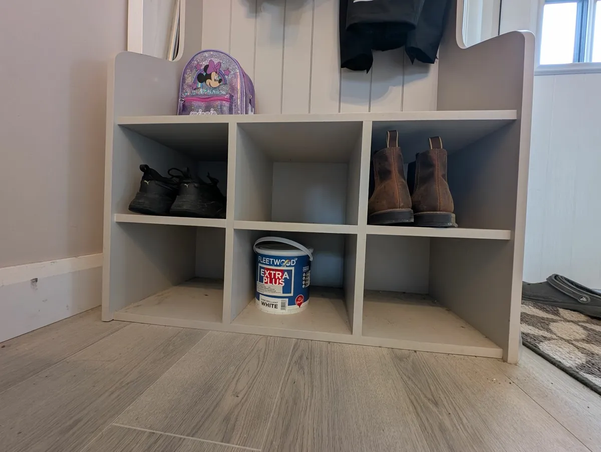 Hallway storage unit - Image 4