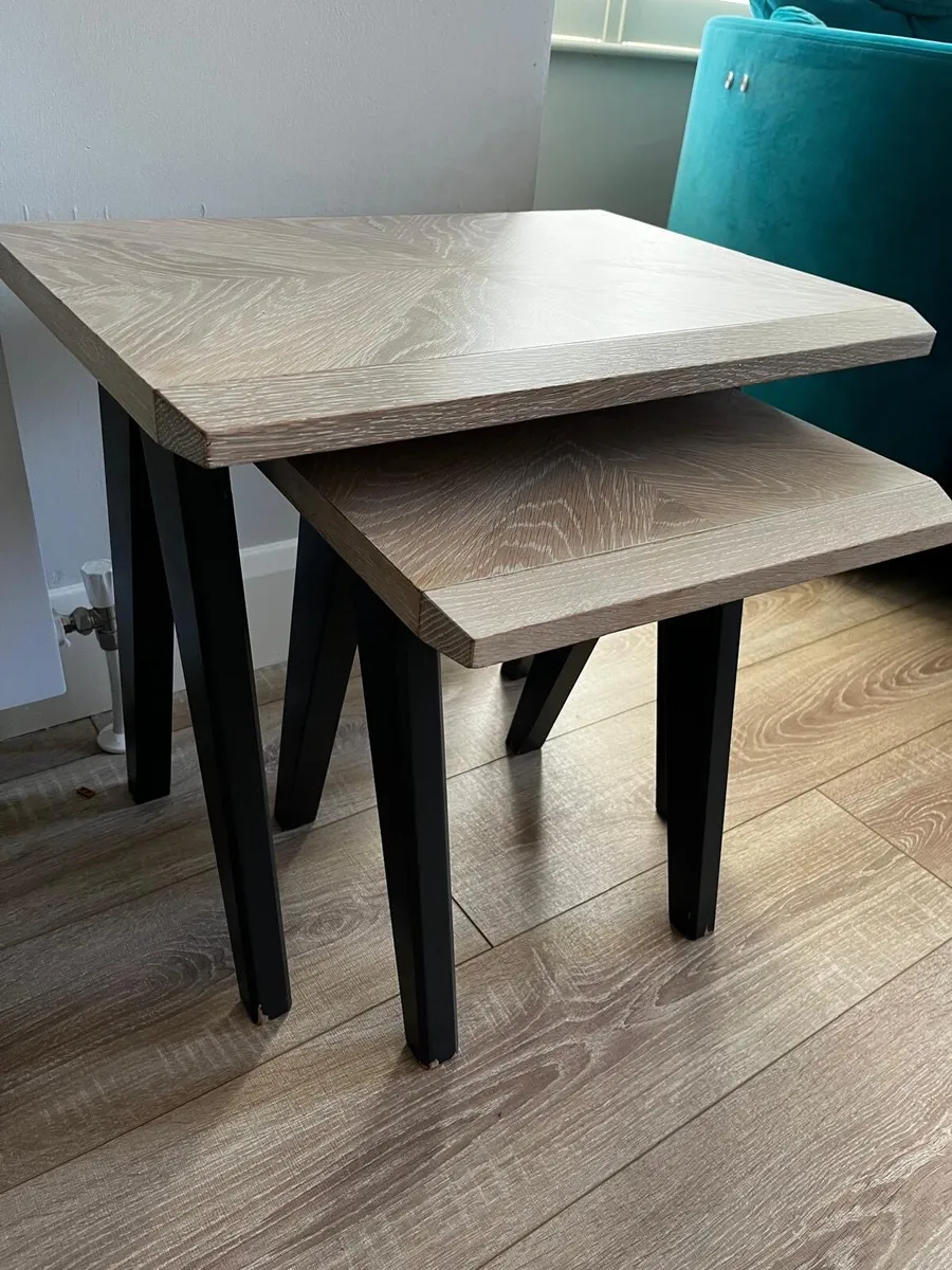 Nest of tables - Image 1