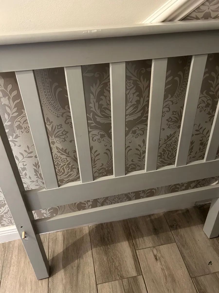 Single bed - Image 2