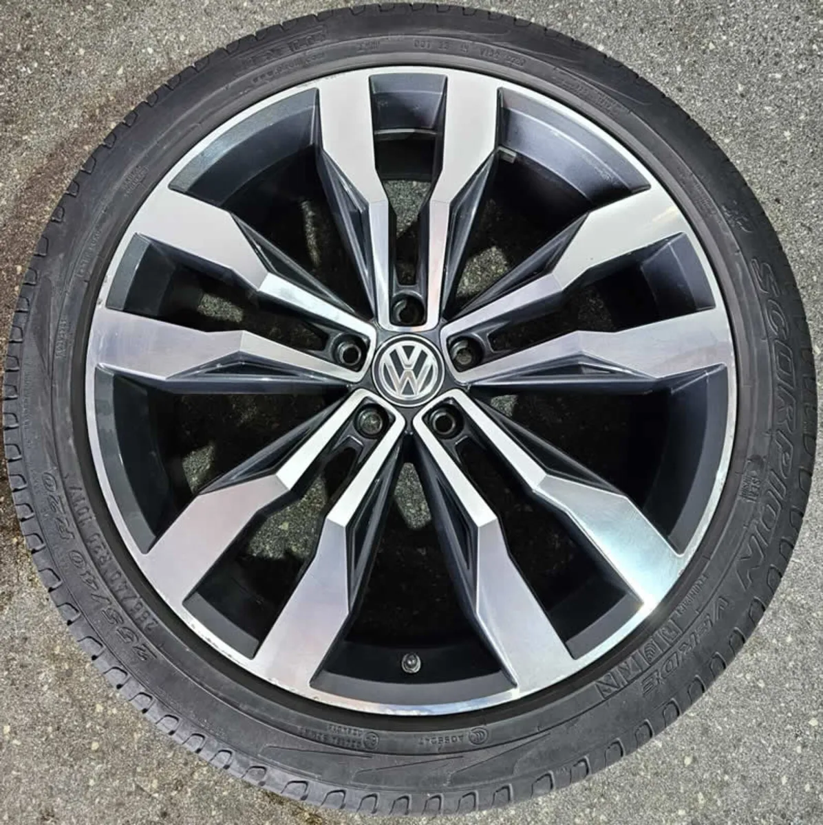 20" GENUINE VW Tiguan Suzuka ALLOY WHEELS & TYRES - Image 4