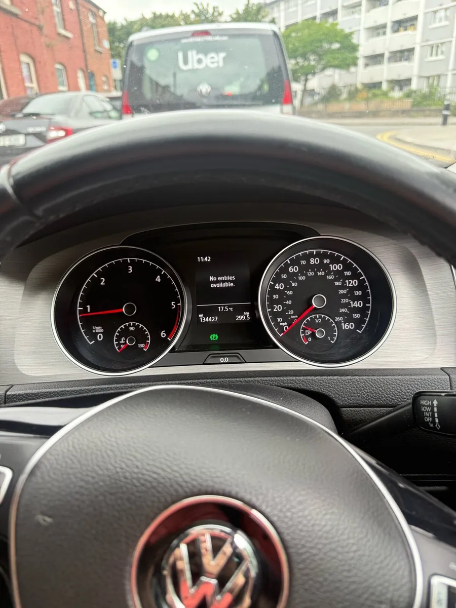 Car - Image 3