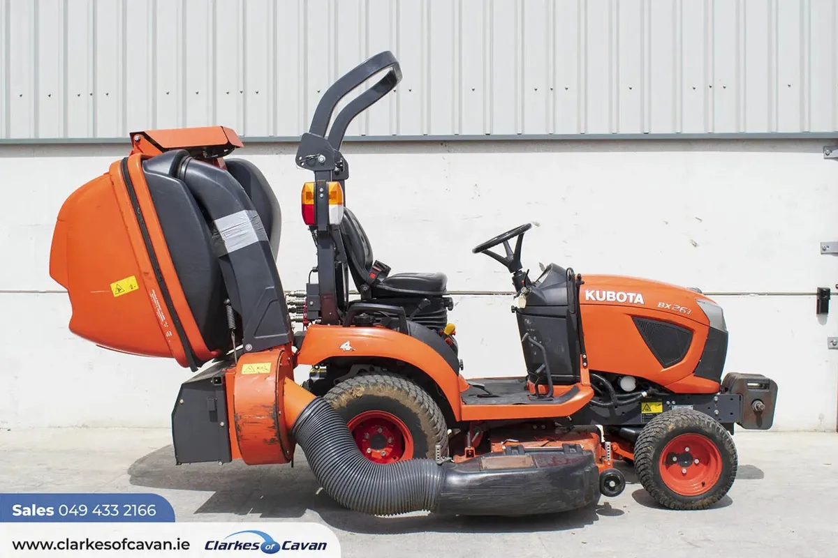 2018 Kubota BX261 C/W Collector - Image 4