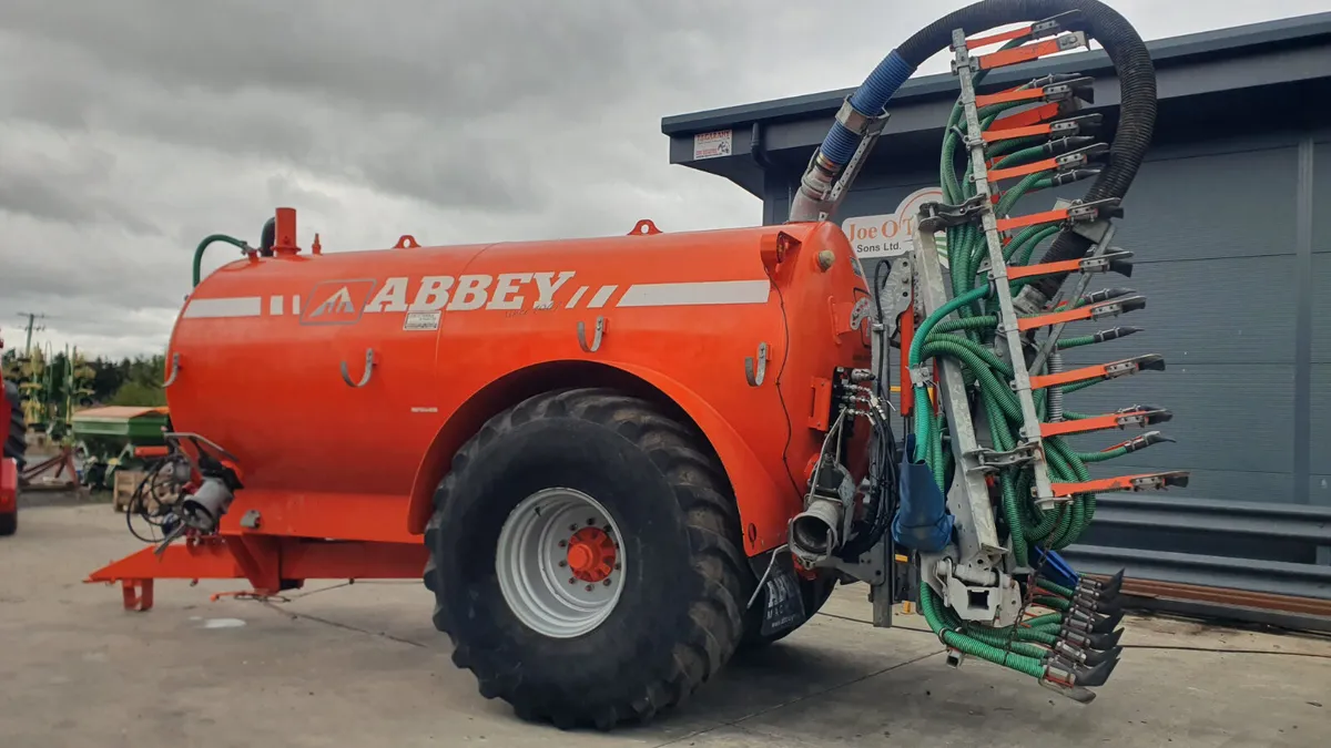 Abbey 2250 Tanker, 7.7 Mtr Trailing Shoe - Image 1
