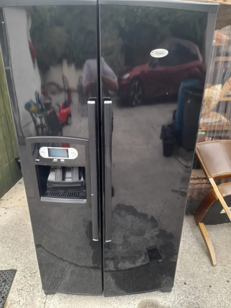 Whirlpool fridge freezer - Image 1