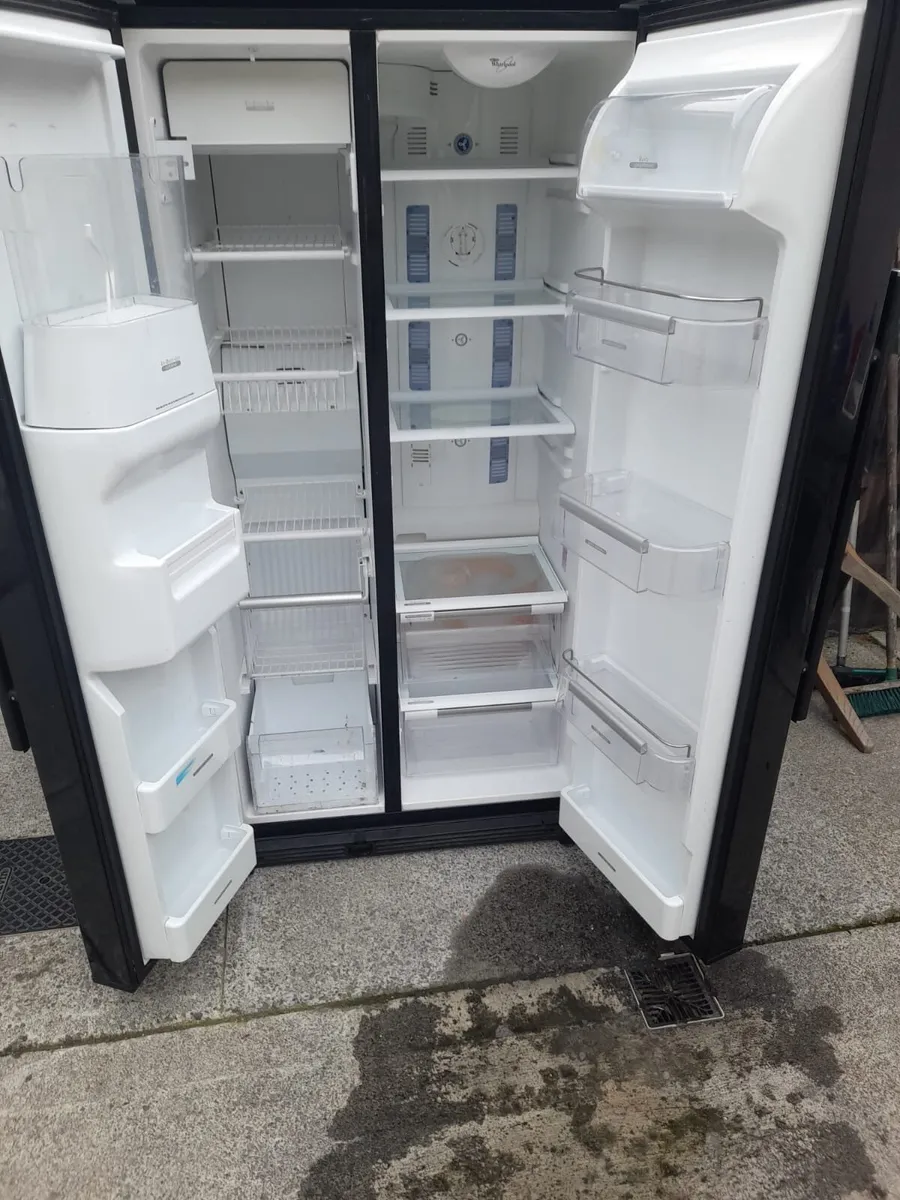 Whirlpool fridge freezer - Image 2