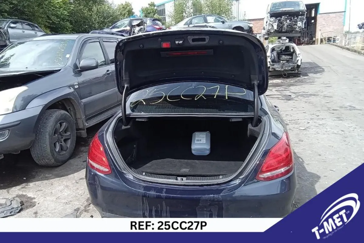 2014 MERCEDES C-CLASS BREAKING FOR PARTS - Image 2