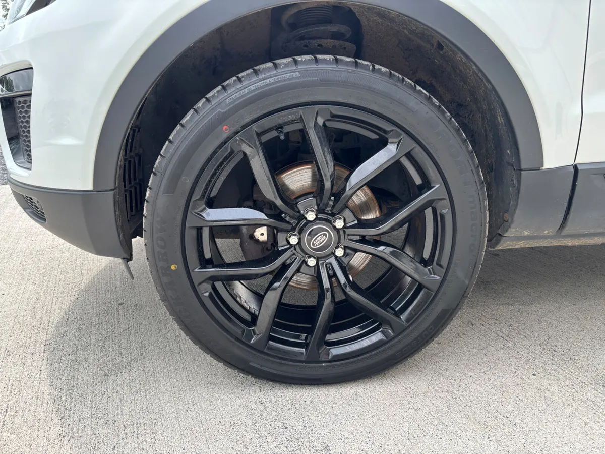 STUNNING 2018 RANGE ROVER EVOQUE - Image 4