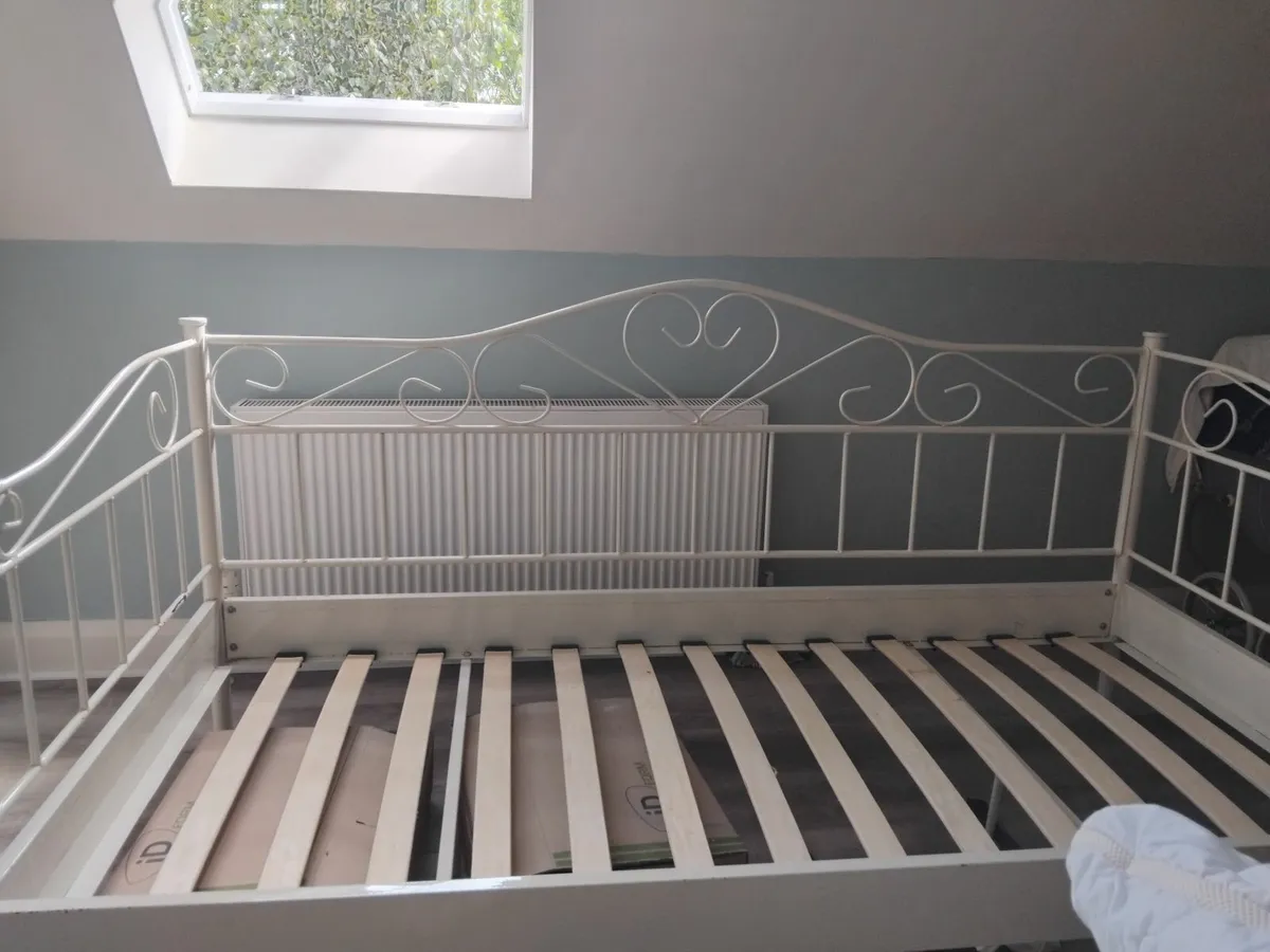 Bed - Image 2