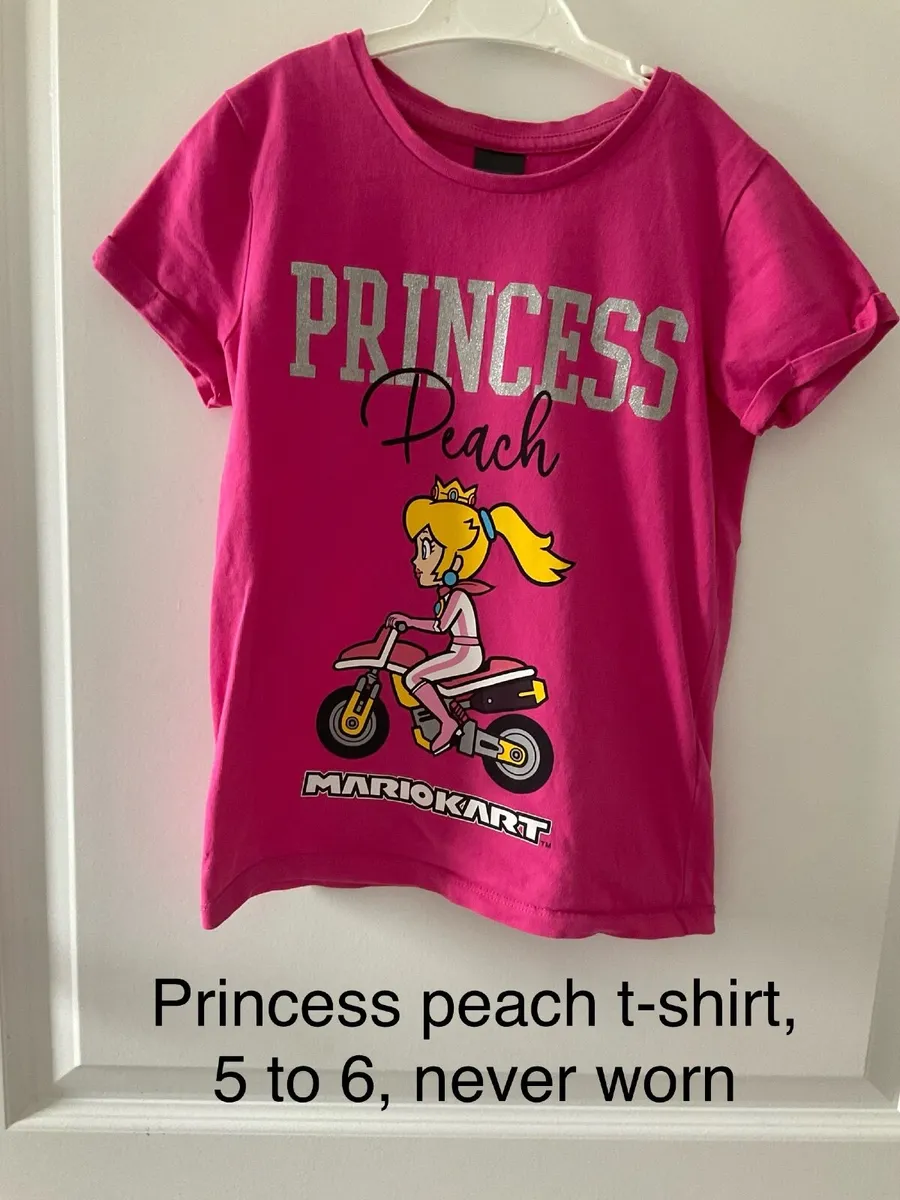 Princess peach t shirt, 5 to 6, never worn