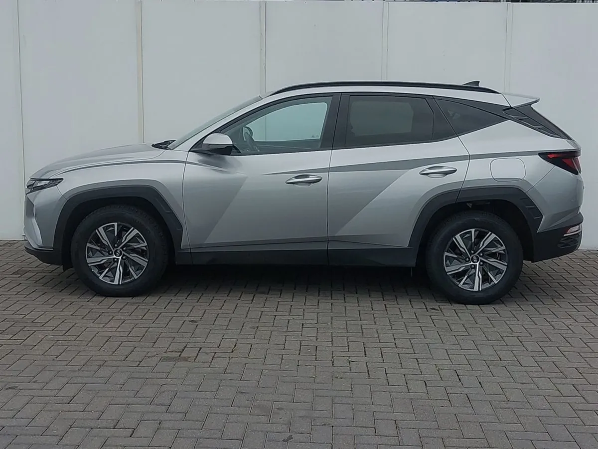 Hyundai Tucson 2WD Executive HEV Auto - Image 4