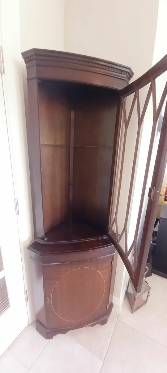 Corner glass cabinet - Image 1