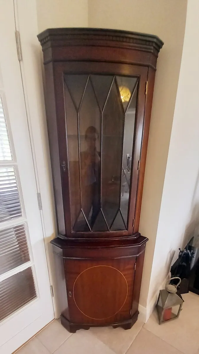 Corner glass cabinet - Image 3