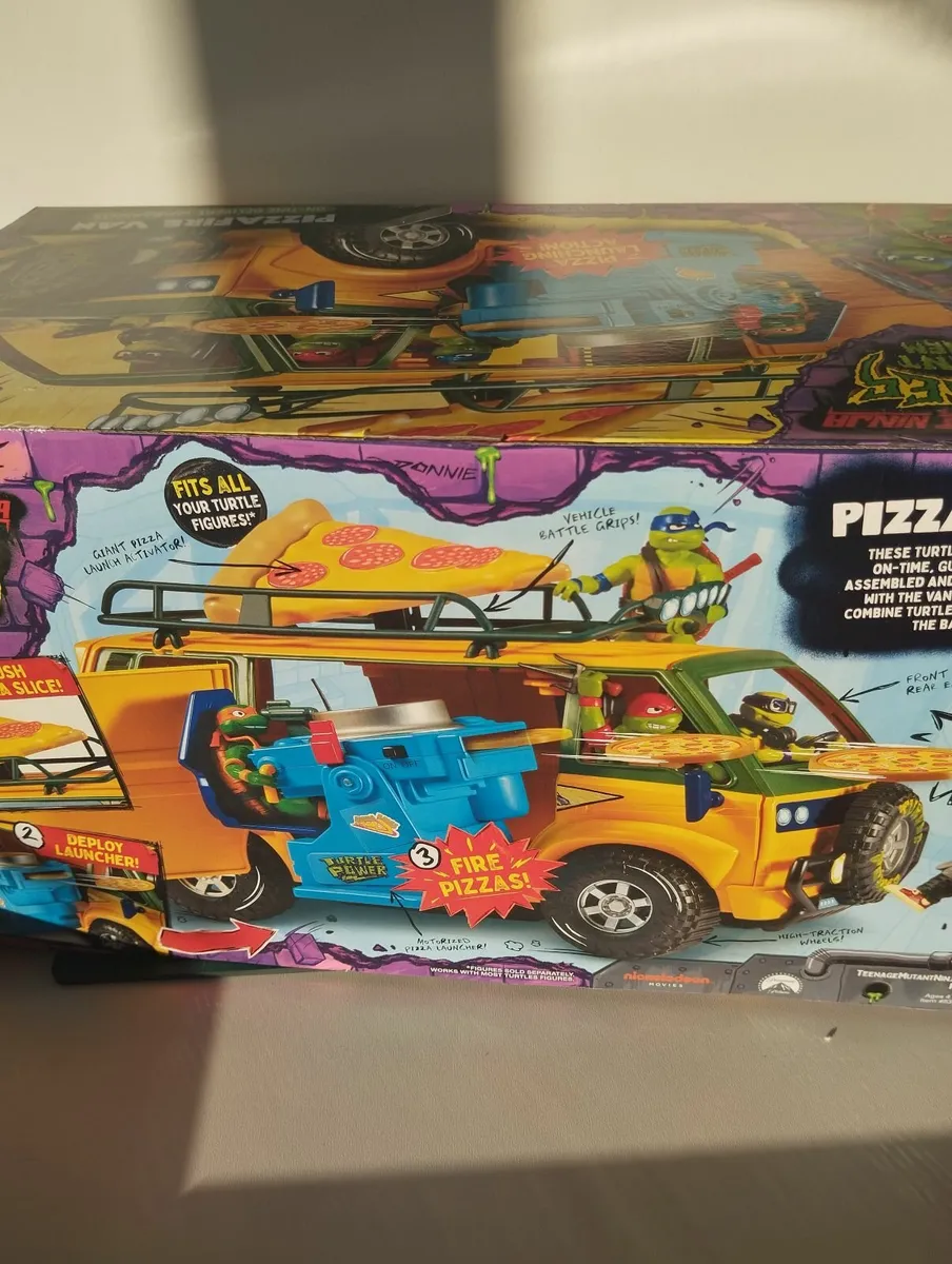 Teenage Mutant Ninja Turtles Pizza Fire Van - Image 1