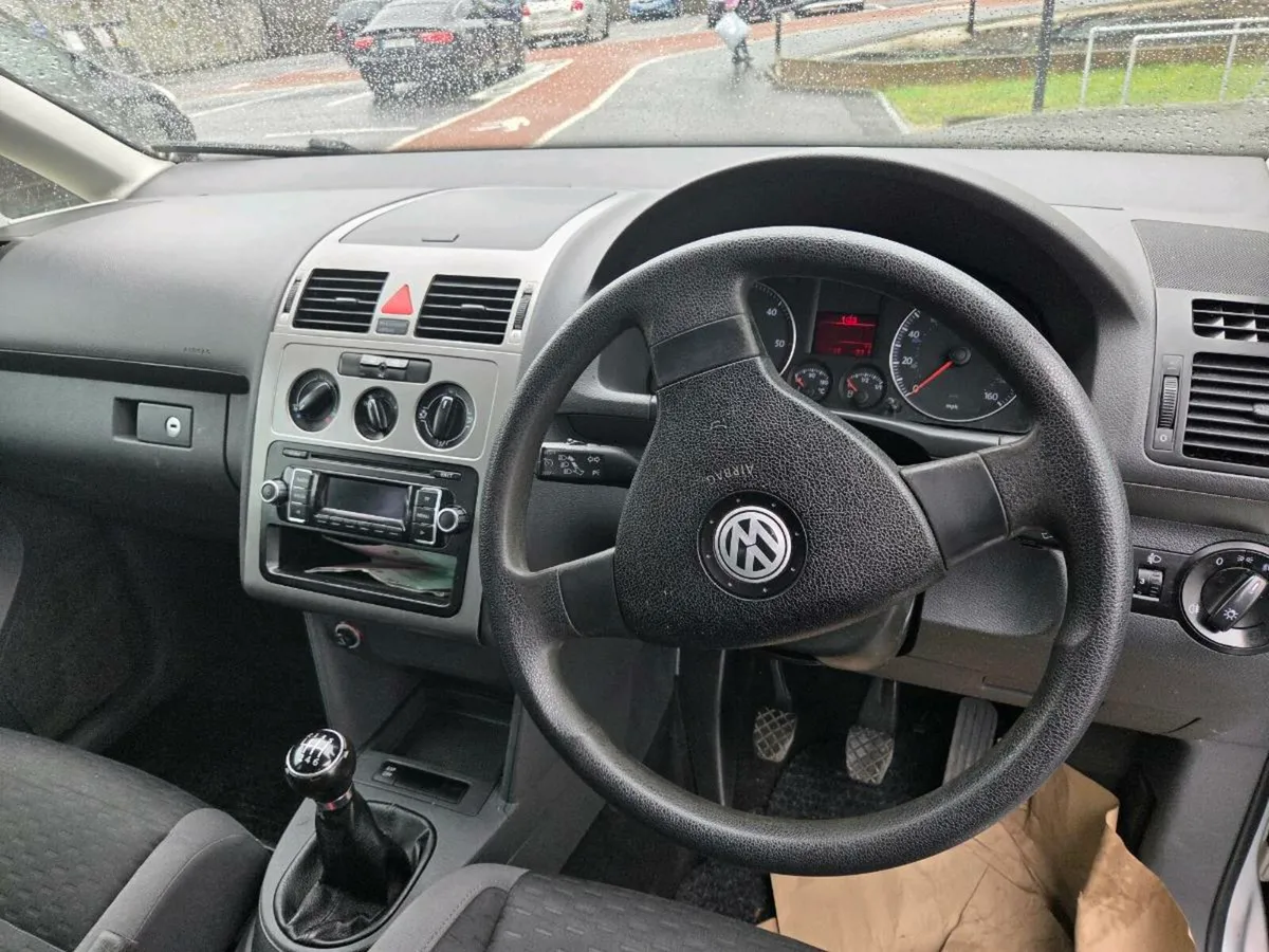 Volkswagen Touran 7 seater 1.9 diesel - Image 4