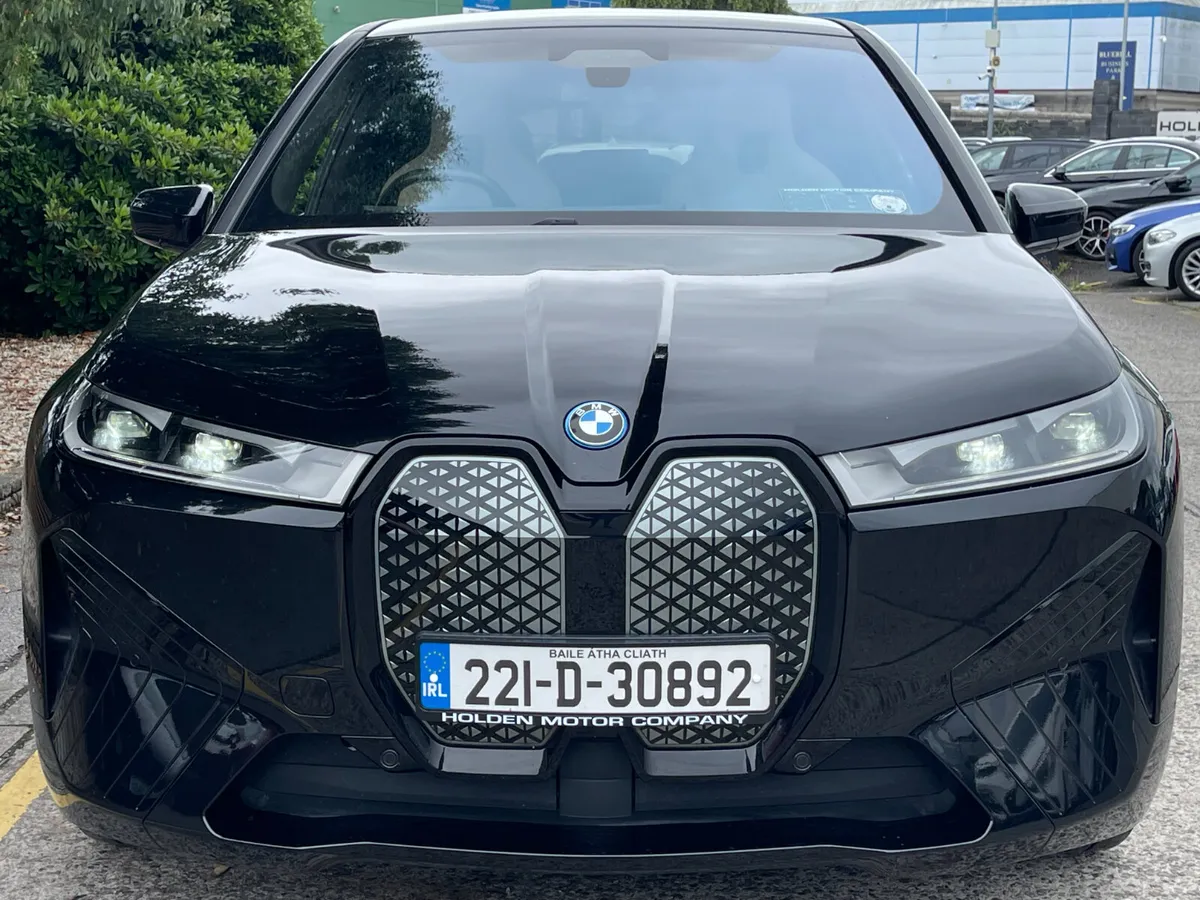 2022 BMW iX..X DRIVE...HEAD UP DISPLAY - Image 4