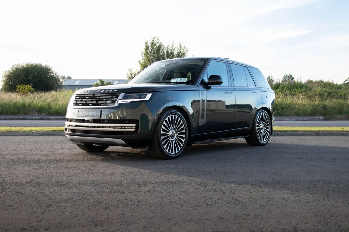 2024 Land Rover Range Rover 3.0 SE Diesel - Image 2
