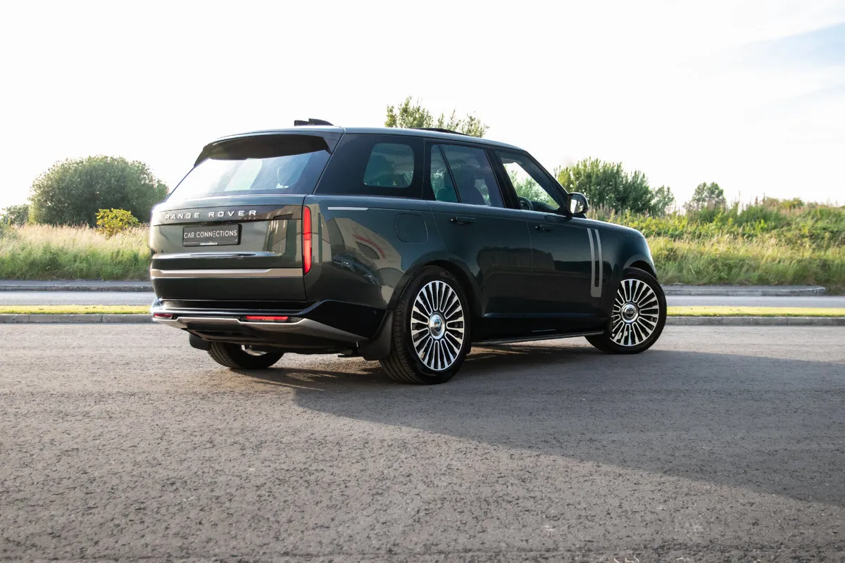 2024 Land Rover Range Rover 3.0 SE Diesel - Image 3