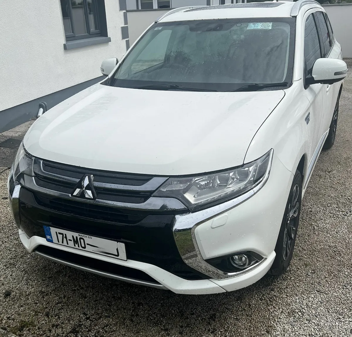 Mitsubishi Outlander 2017 PHEV - Low Mileage - Image 1