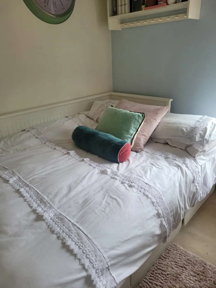 Beds - Image 1