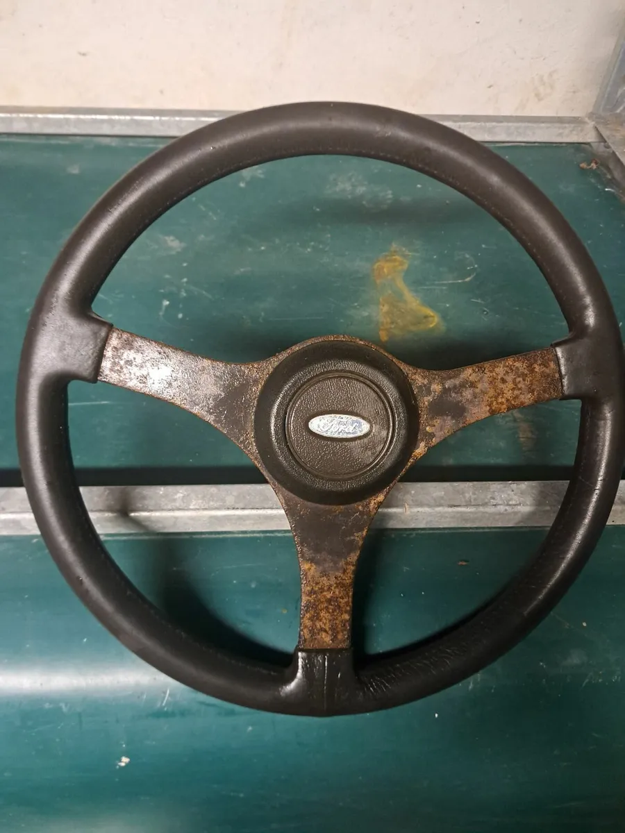 Ford Escort 1975 - Image 2