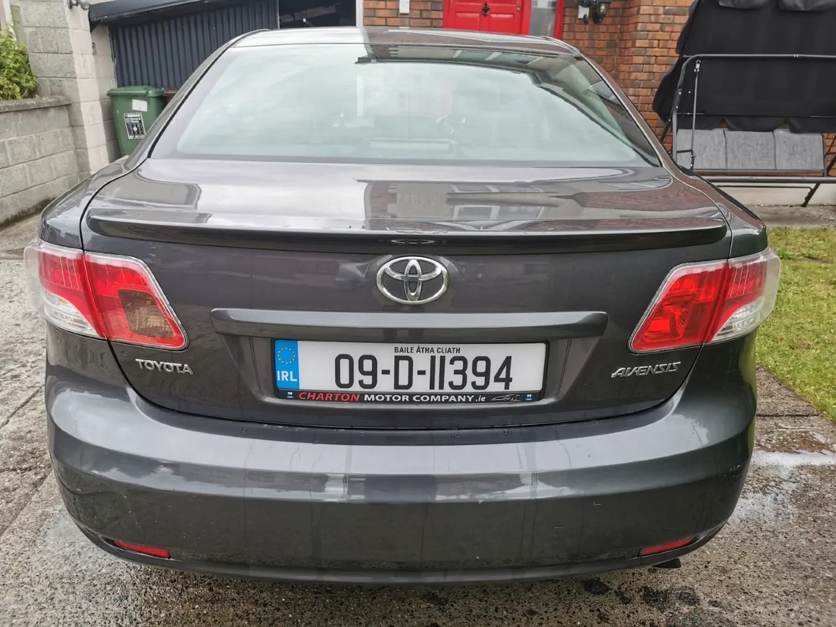 Toyota Avensis 2009 - Image 2