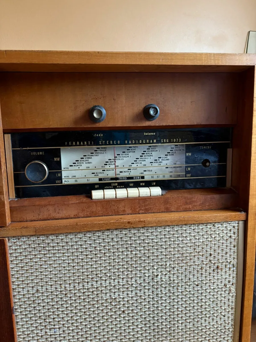 1950s Antique Radiogram - Image 2