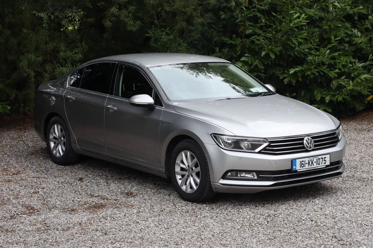 Volkswagen Passat - Image 1