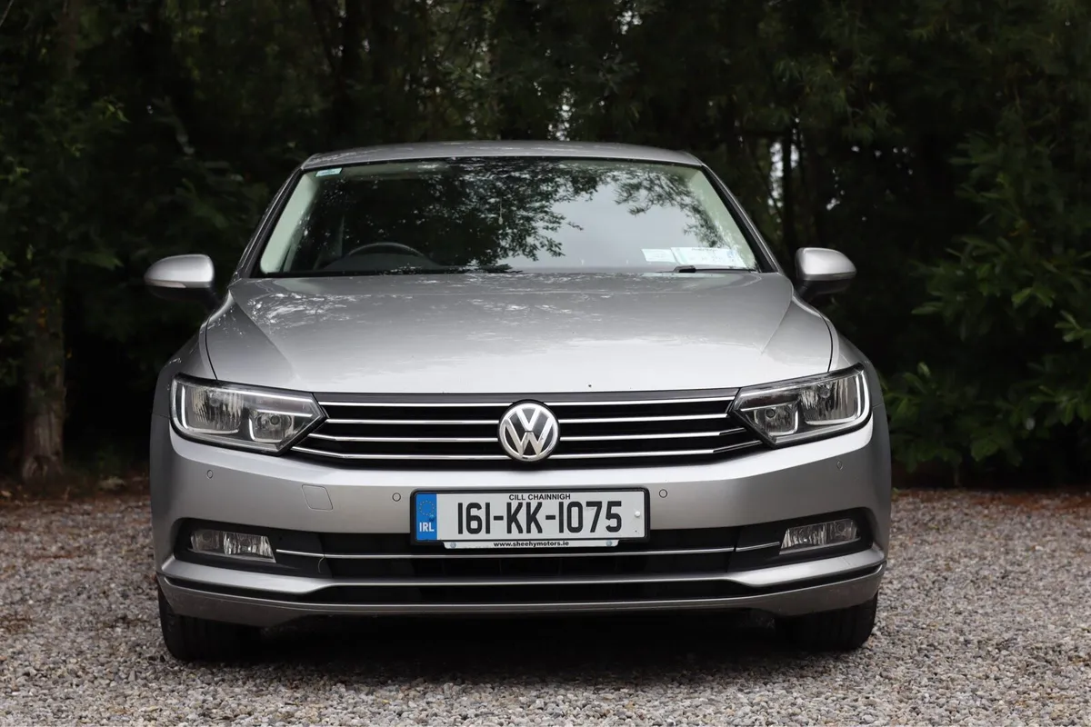 Volkswagen Passat - Image 2