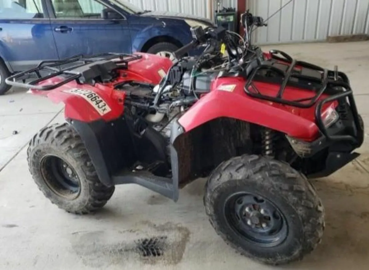 2016 Honda 420 Breaking