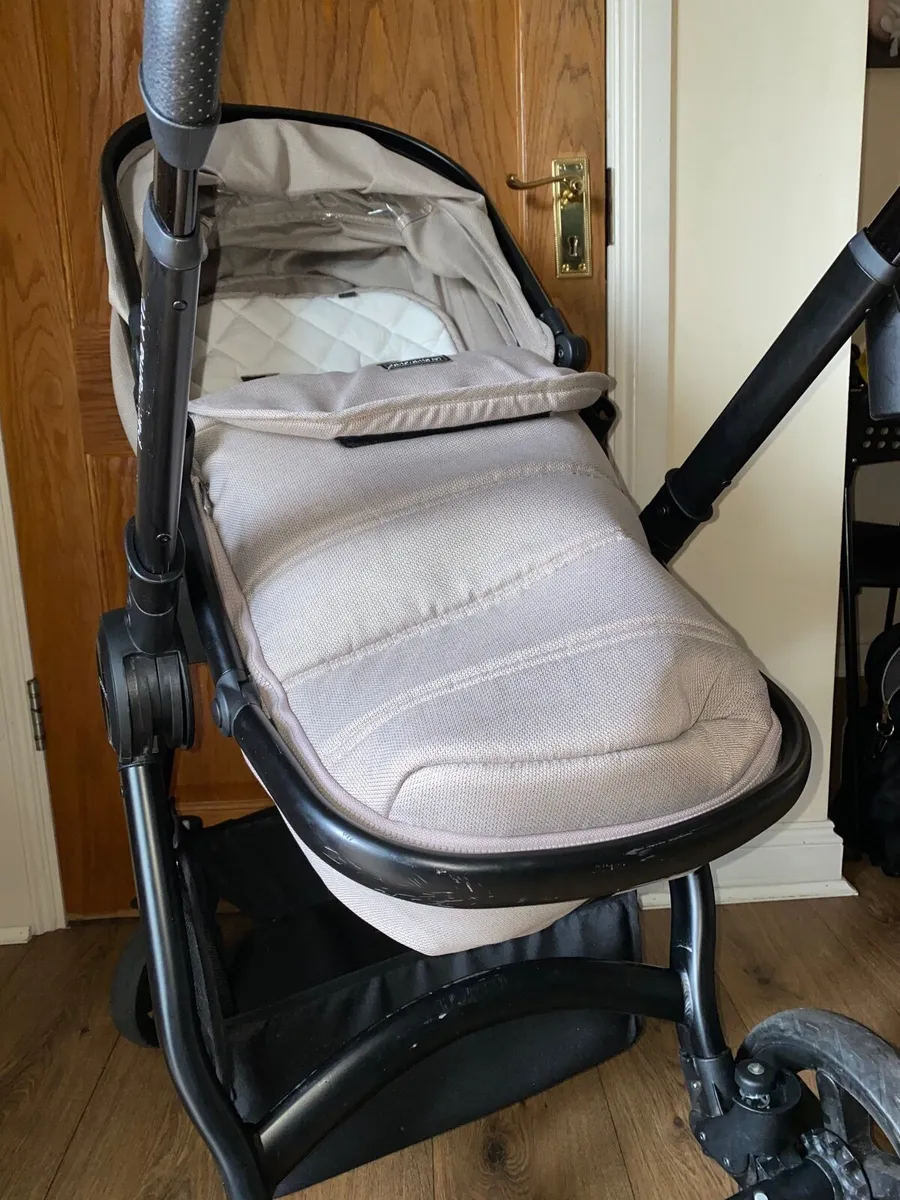 Pram - Image 3