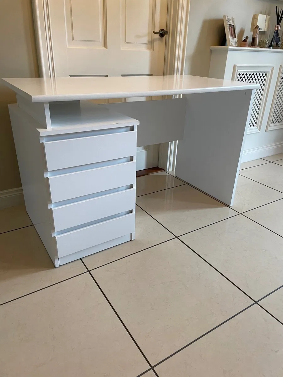 desk - Image 2