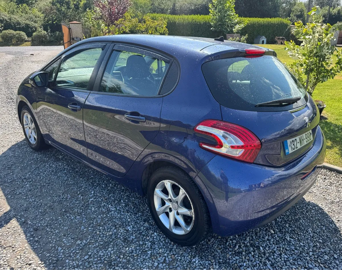 Peugeot 208 - Image 4