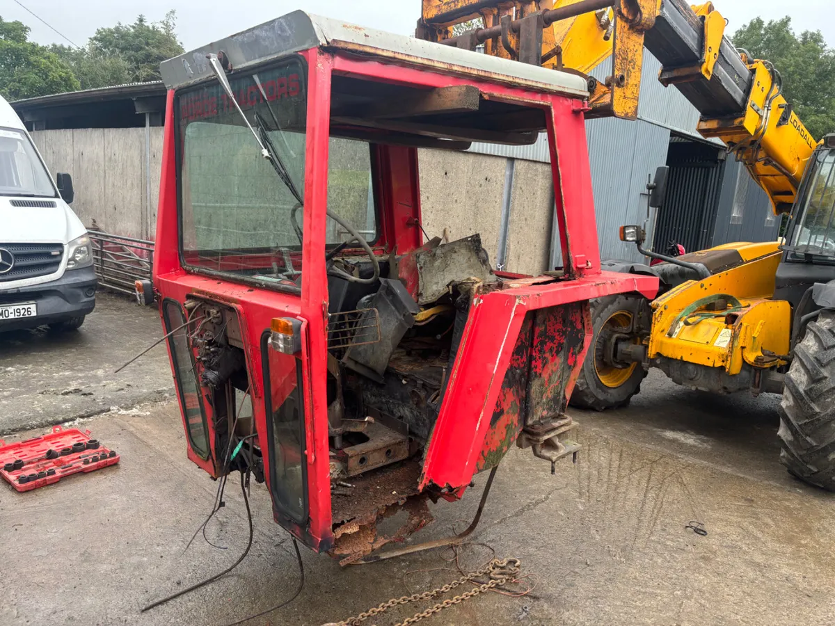 MF 590 Tractor Cab - Image 3
