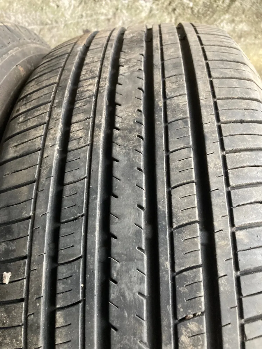 265/65R17, 255/70R15, 31X10.50R15 - Image 1