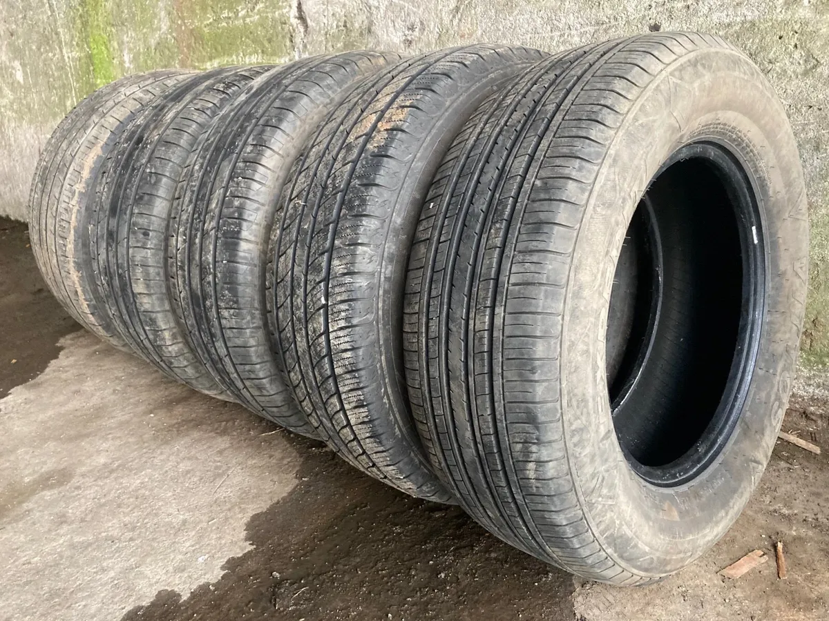 265/65R17, 255/70R15, 31X10.50R15 - Image 3