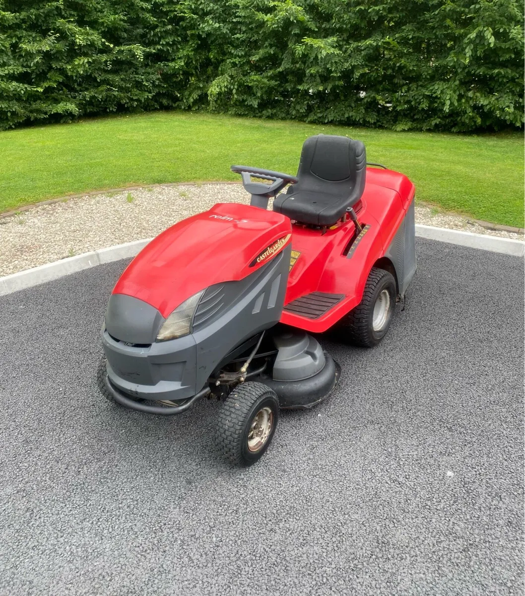 Castlegarden ride on lawnmower - Image 1