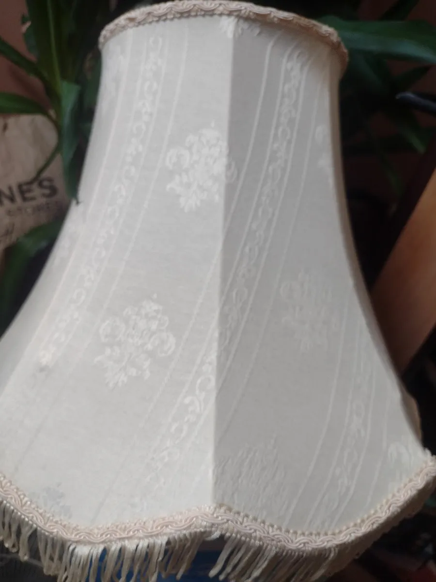 Perfect condition cream Paisley print lamp shade - Image 4