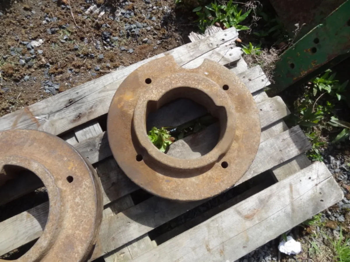 MF Massey Ferguson Front Wheel Weights - Image 3