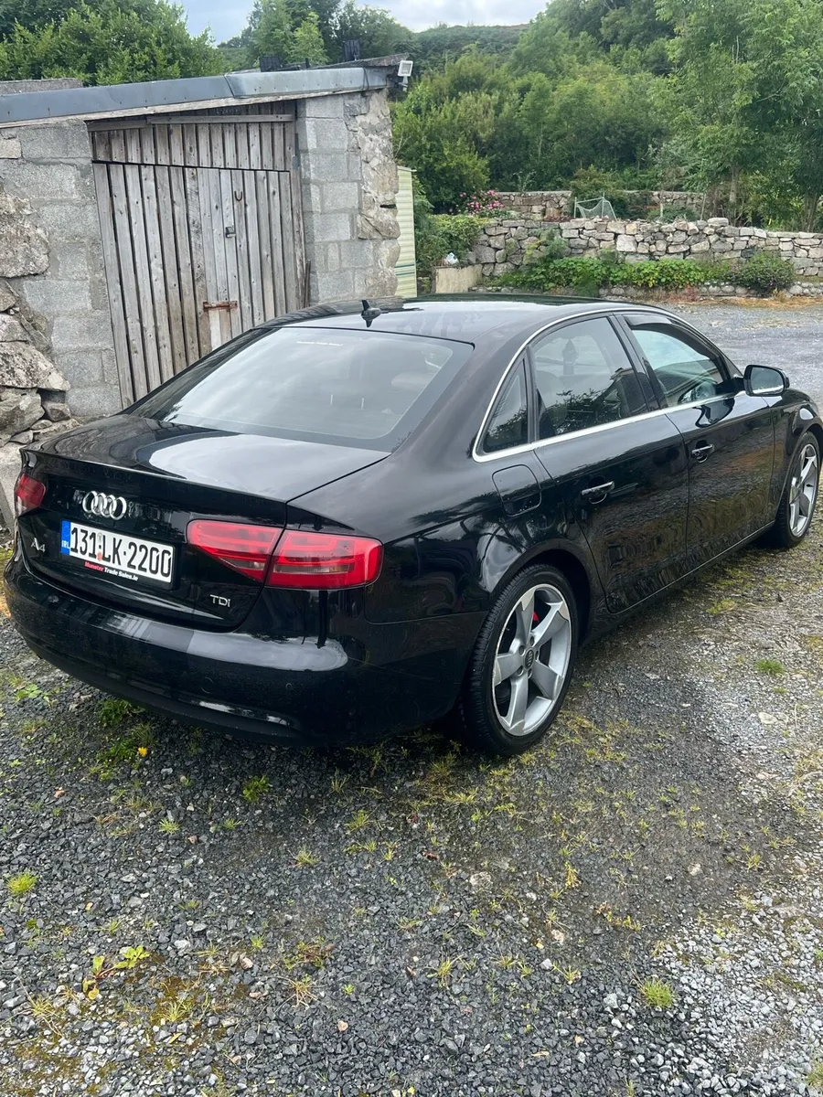 2013 Audi a4 - Image 2