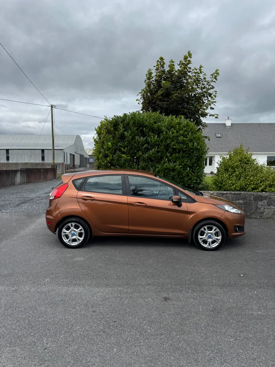 Ford Fiesta 2013 - Image 2