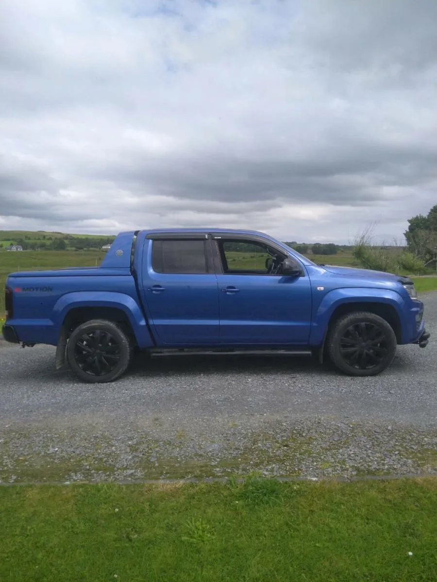 Volkswagen Amarok V6 black Edition - Image 2