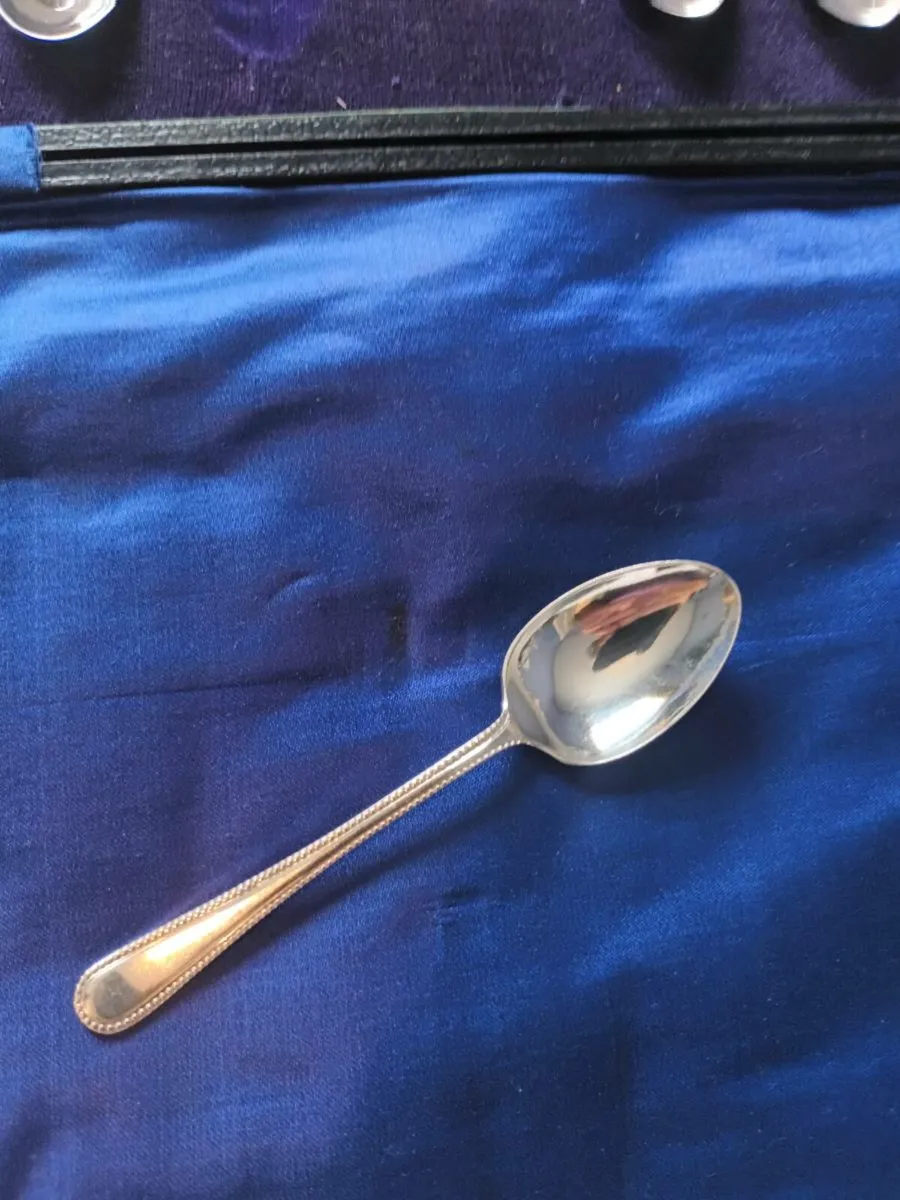 Boxed  set 12 Tea/Coffee Spoons & Sugar  Nips. - Image 3