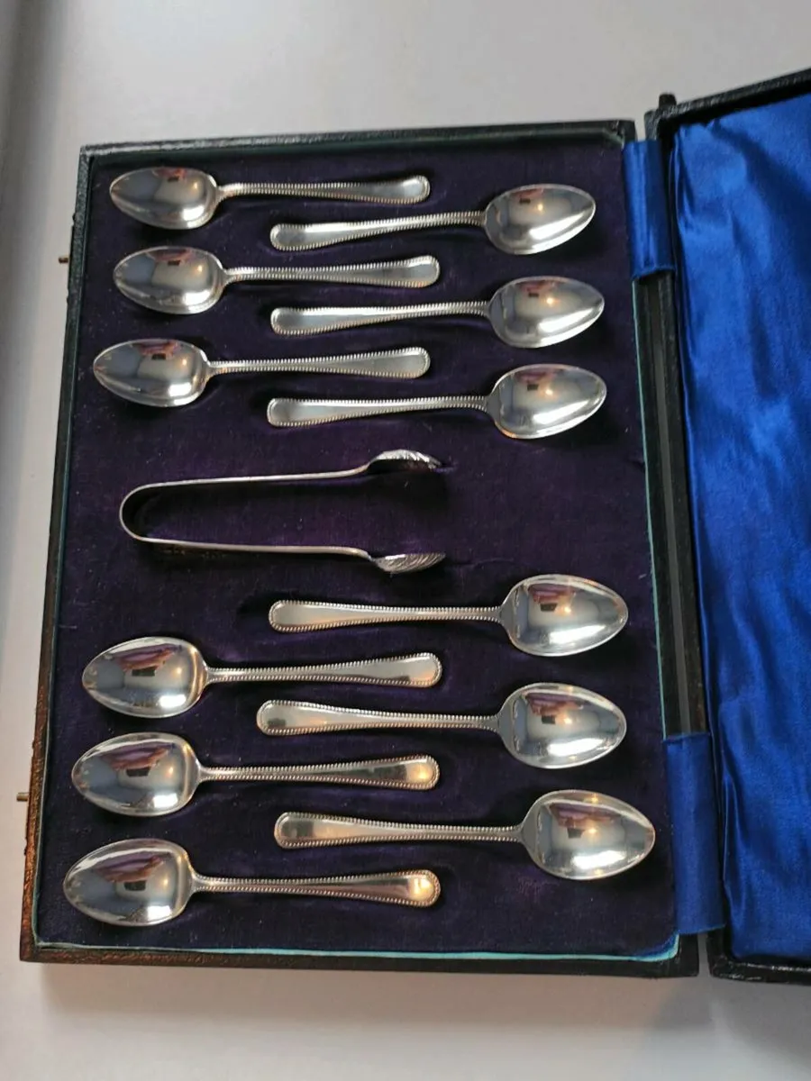 Boxed  set 12 Tea/Coffee Spoons & Sugar  Nips. - Image 1