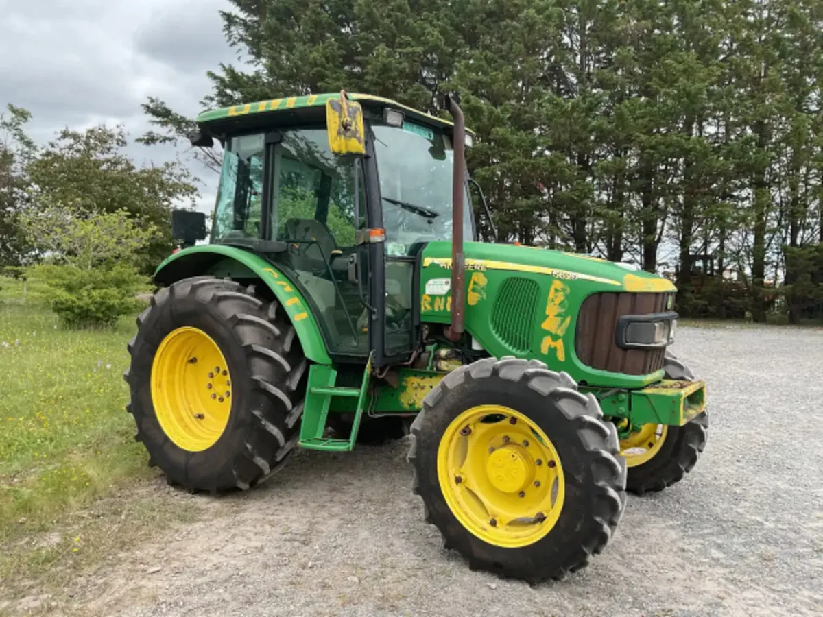 2009 John Deere 5620 4WD Tractor For Auction - Image 3