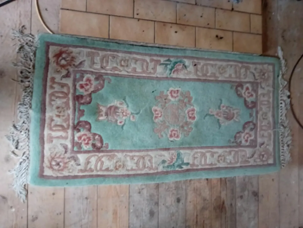 Green Rug with Fringes
