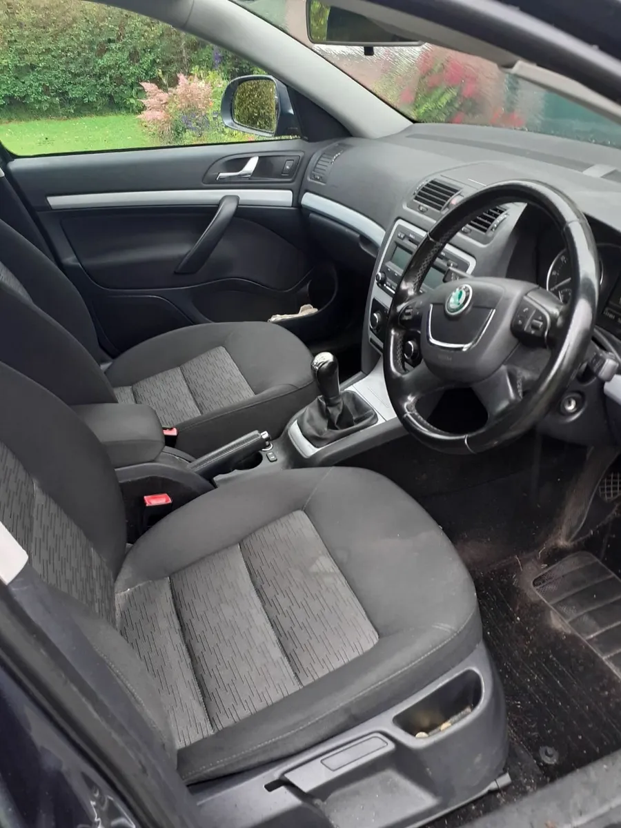 Skoda Octavia 2010 - Image 2